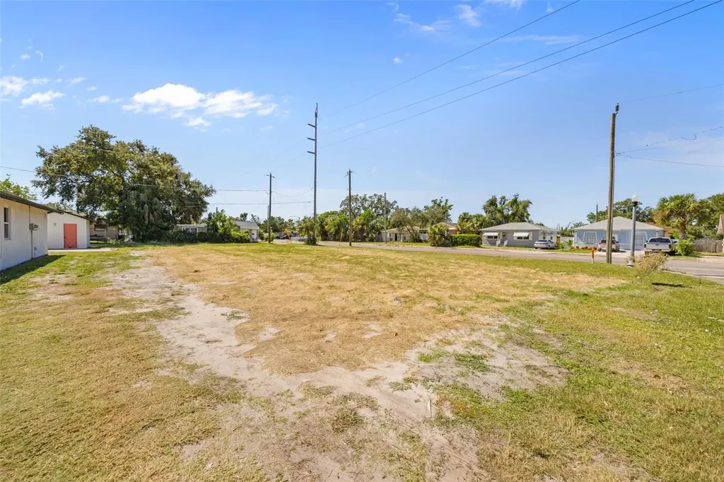 2722 14th Avenue S St Petersburg FL 33712