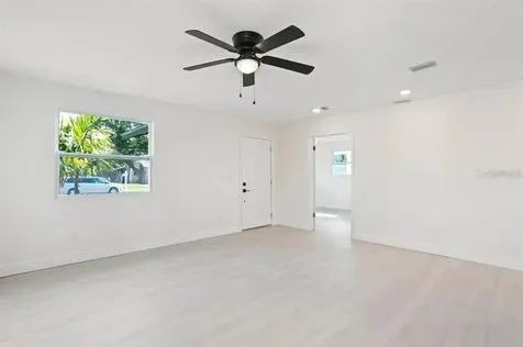 2722 14th Avenue S St Petersburg FL 33712