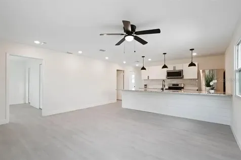 2722 14th Avenue S St Petersburg FL 33712