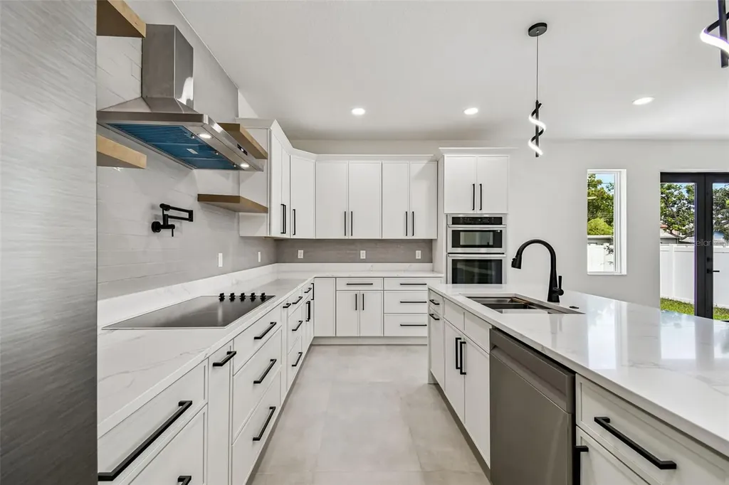 3017 W Spruce Street Tampa FL 33607
