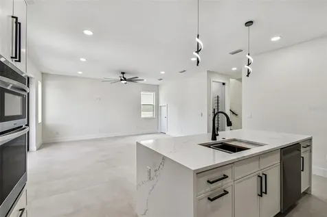 3017 W Spruce Street Tampa FL 33607