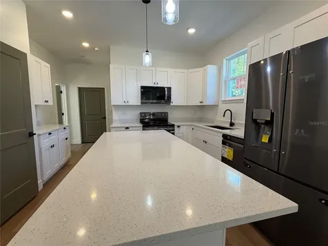 1010 Hickory Avenue Sanford FL 32771