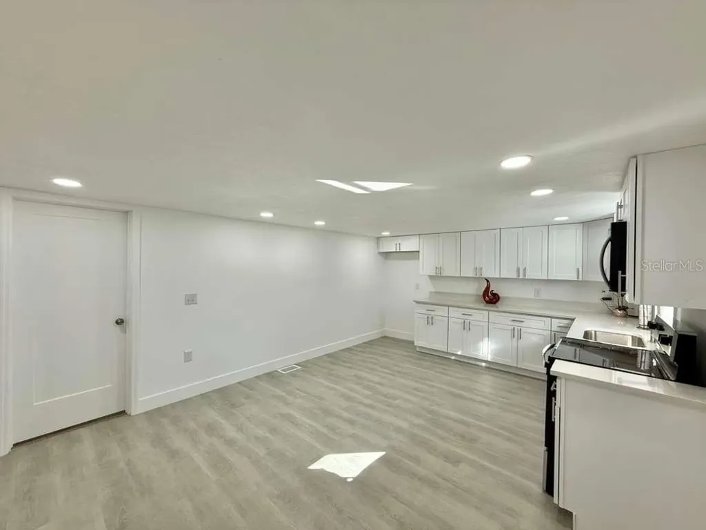 1605 8th Street Orlando FL 32820