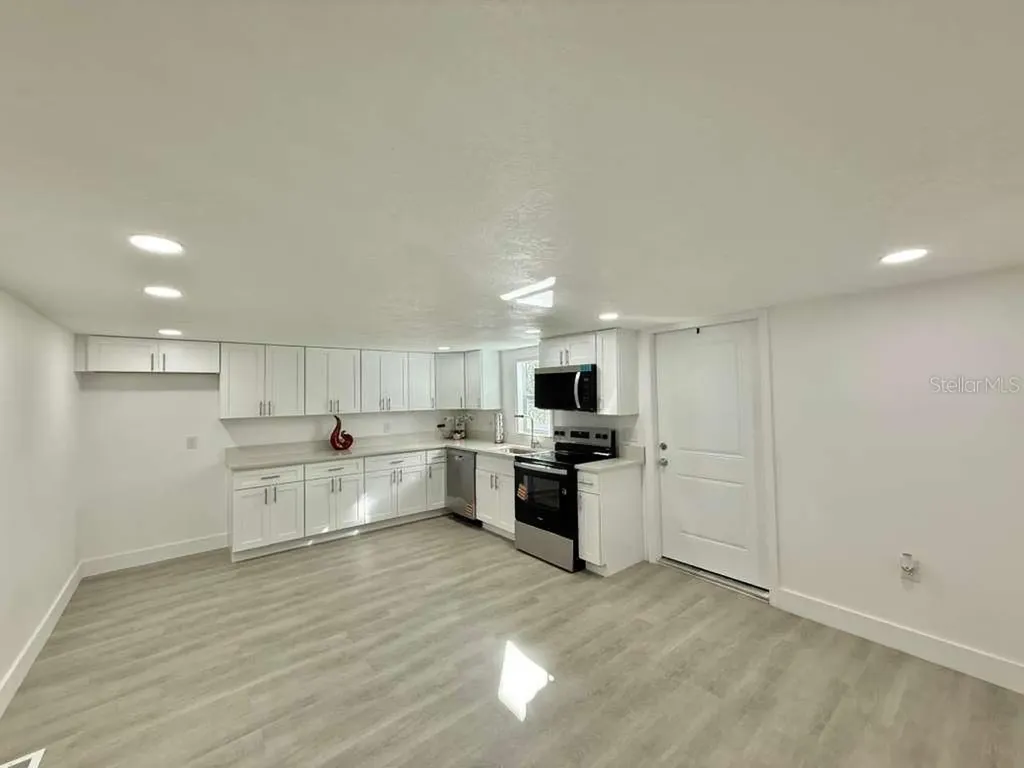 1605 8th Street Orlando FL 32820