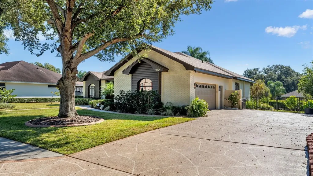 2104 Longleaf Circle Lakeland FL 33810