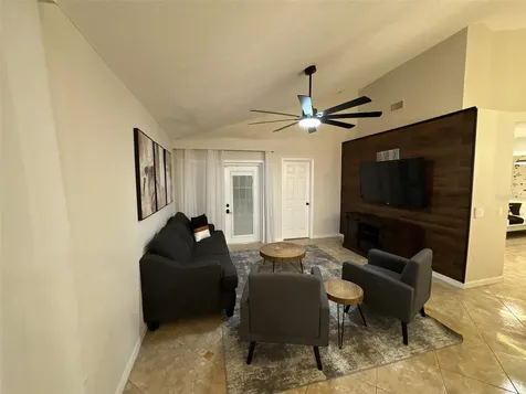 142 Hollingshead Loop Davenport FL 33896