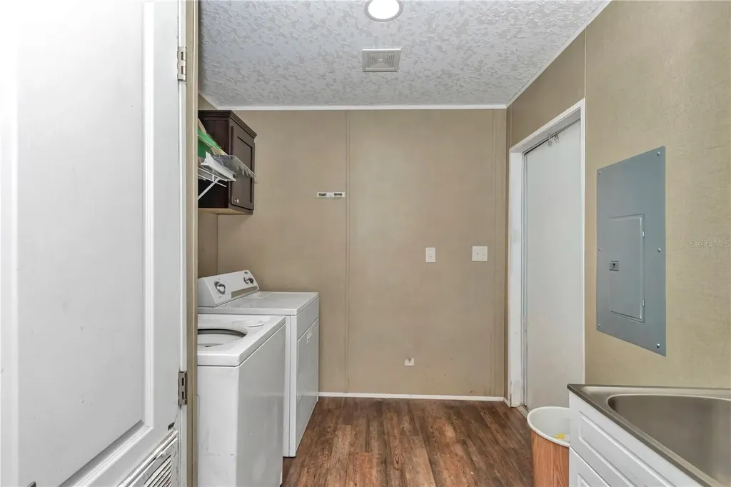 5860 SE 183rd Terrace Ocklawaha FL 32179