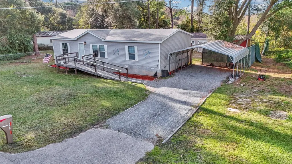 5860 SE 183rd Terrace Ocklawaha FL 32179
