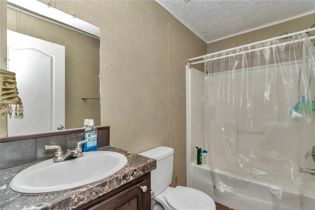 5860 SE 183rd Terrace Ocklawaha FL 32179