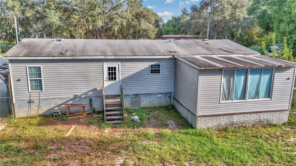 5860 SE 183rd Terrace Ocklawaha FL 32179