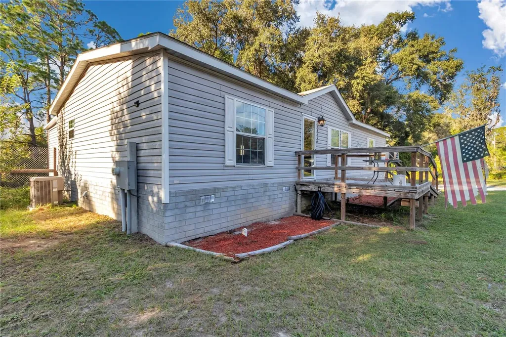 5860 SE 183rd Terrace Ocklawaha FL 32179
