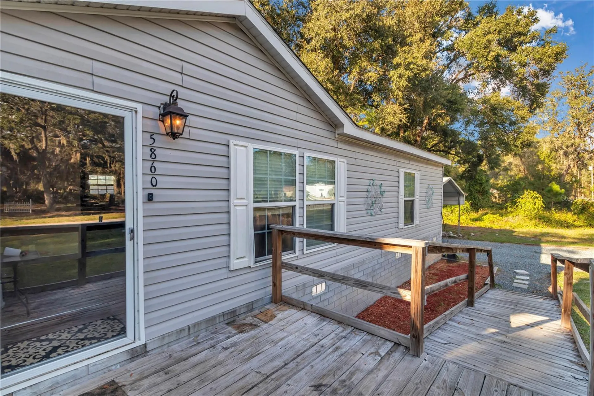 5860 SE 183rd Terrace Ocklawaha FL 32179