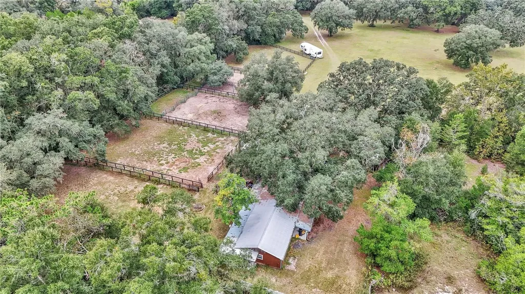 19597 SE 70th Lane Morriston FL 32668