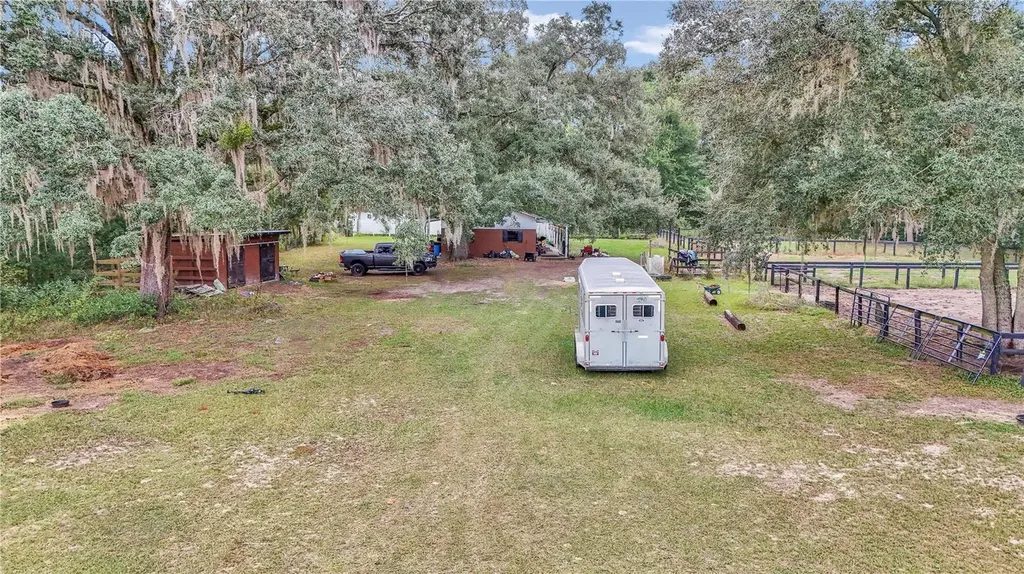 19597 SE 70th Lane Morriston FL 32668