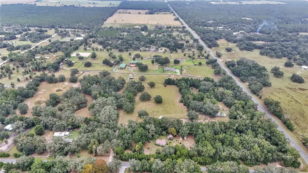 19597 SE 70th Lane Morriston FL 32668