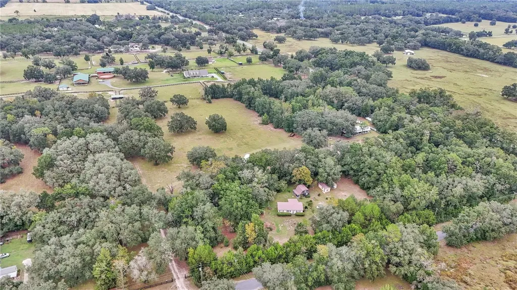 19597 SE 70th Lane Morriston FL 32668