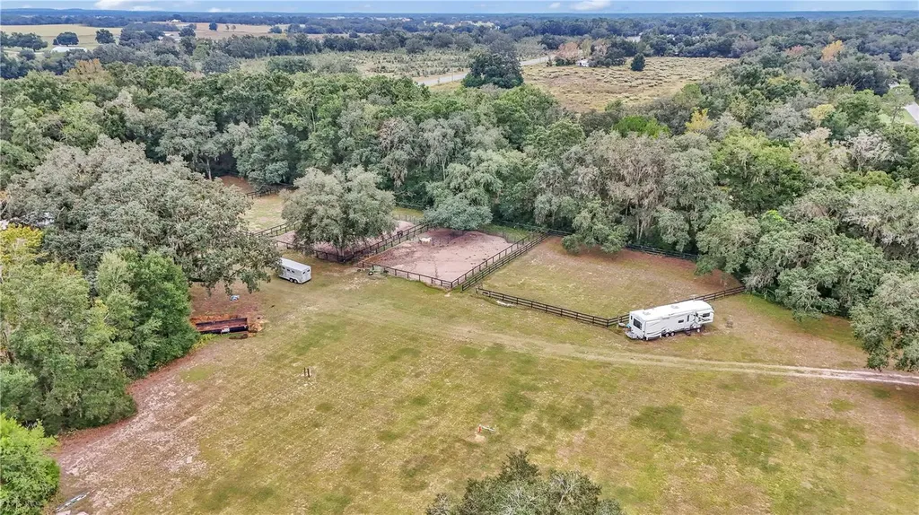 19597 SE 70th Lane Morriston FL 32668