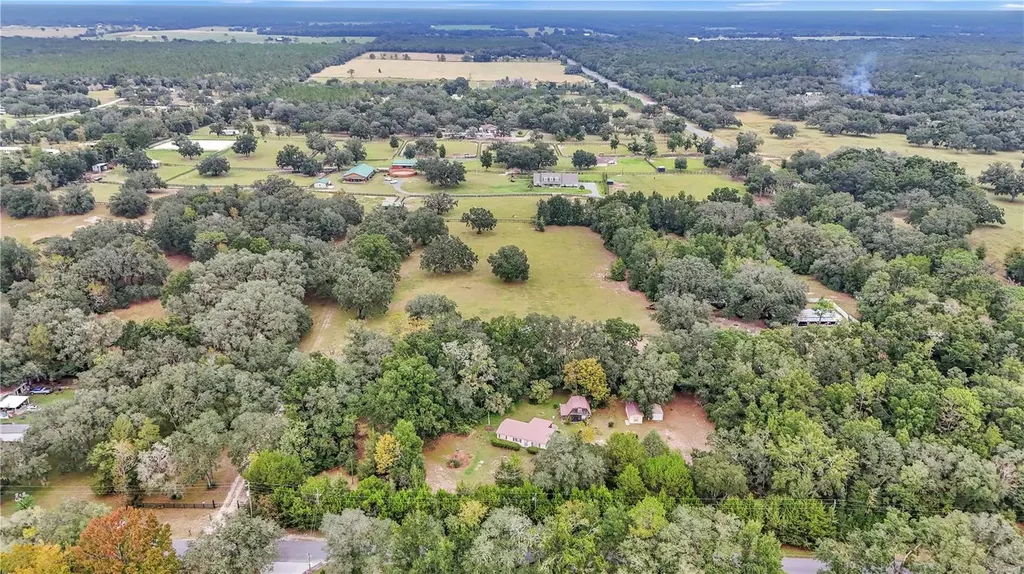 19597 SE 70th Lane Morriston FL 32668