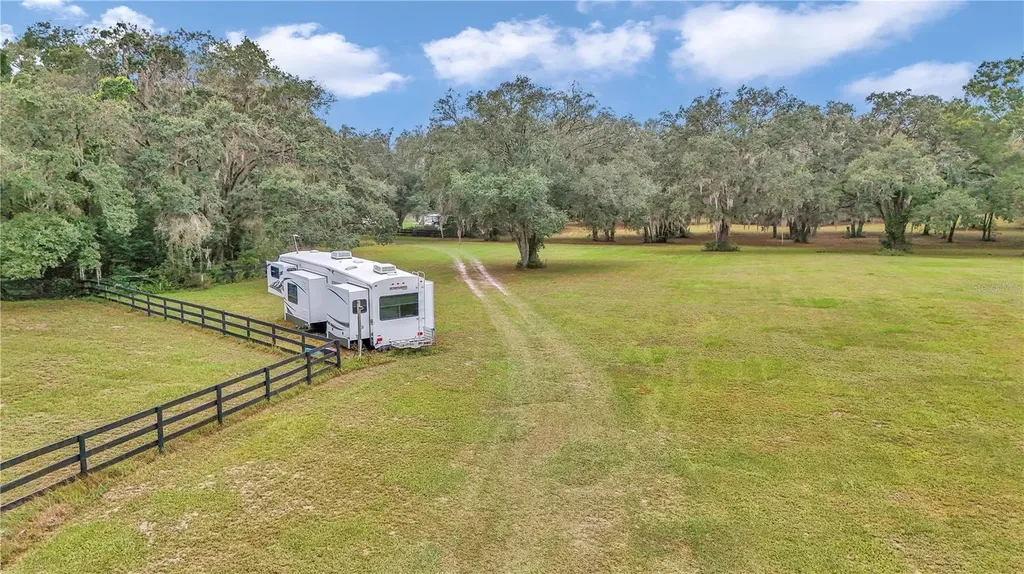 19597 SE 70th Lane Morriston FL 32668