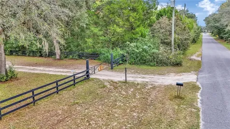 19597 SE 70th Lane Morriston FL 32668