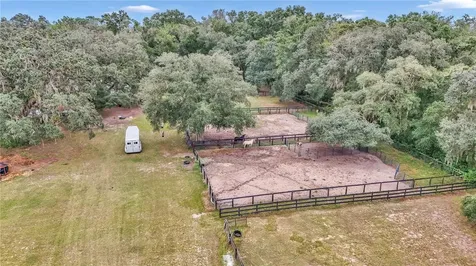 19597 SE 70th Lane Morriston FL 32668