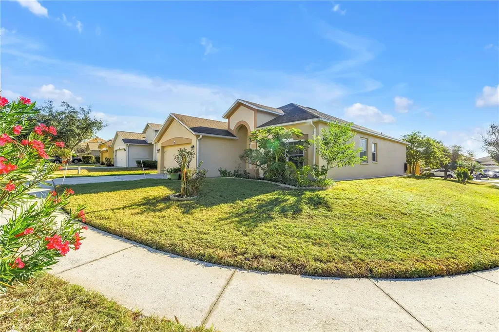 1709 Open Field Loop Brandon FL 33510