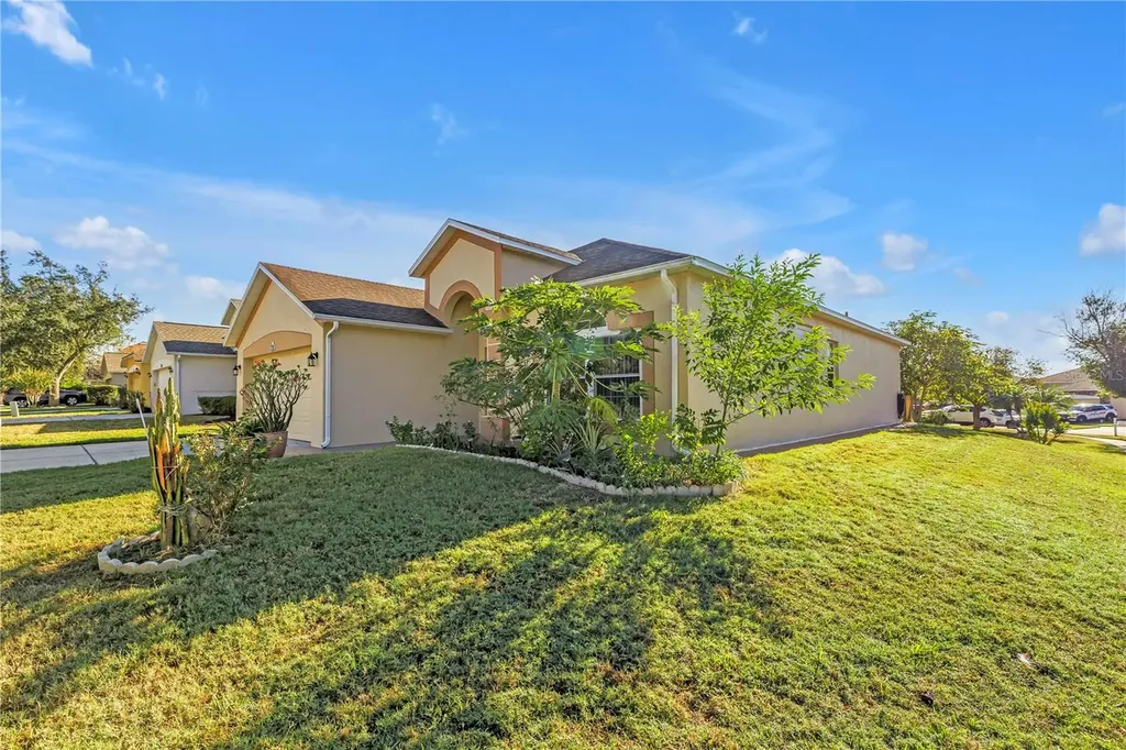 1709 Open Field Loop Brandon FL 33510