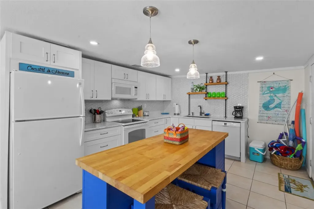11 1st Street E Nokomis FL 34275