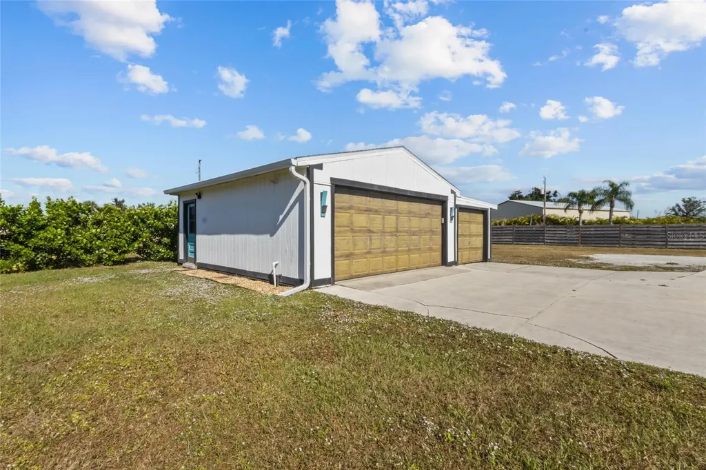 11 1st Street E Nokomis FL 34275