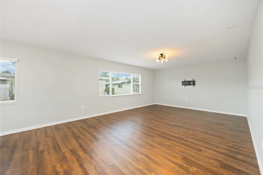 85 Strathmore Boulevard Sarasota FL 34233
