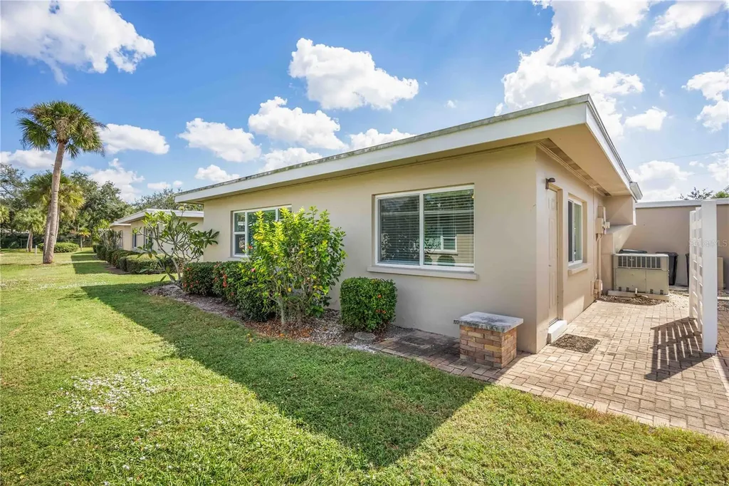 85 Strathmore Boulevard Sarasota FL 34233