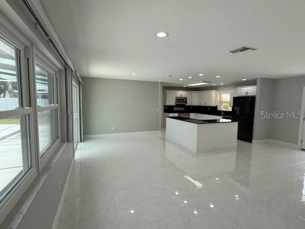 8401 Blackstone Court Tampa FL 33615