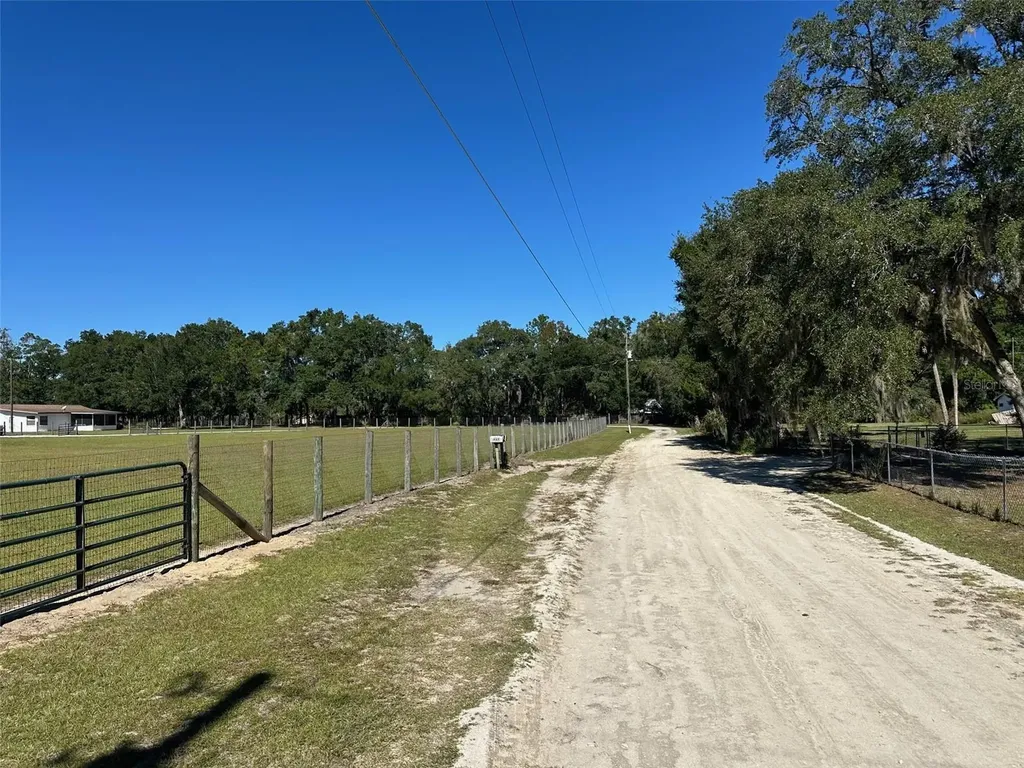 698 NW 76th Terrace Ocala FL 34482