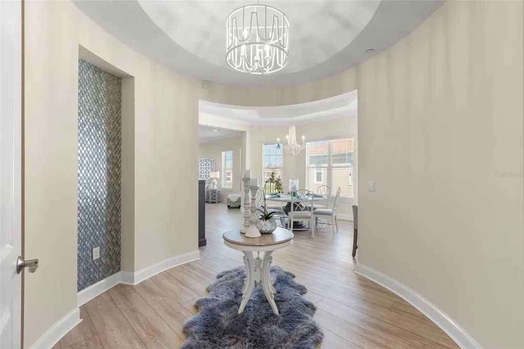 8 Franklin Court S St Petersburg FL 33711