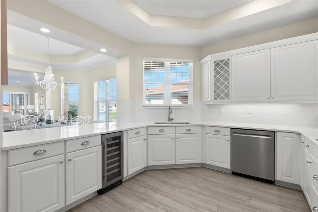 8 Franklin Court S St Petersburg FL 33711