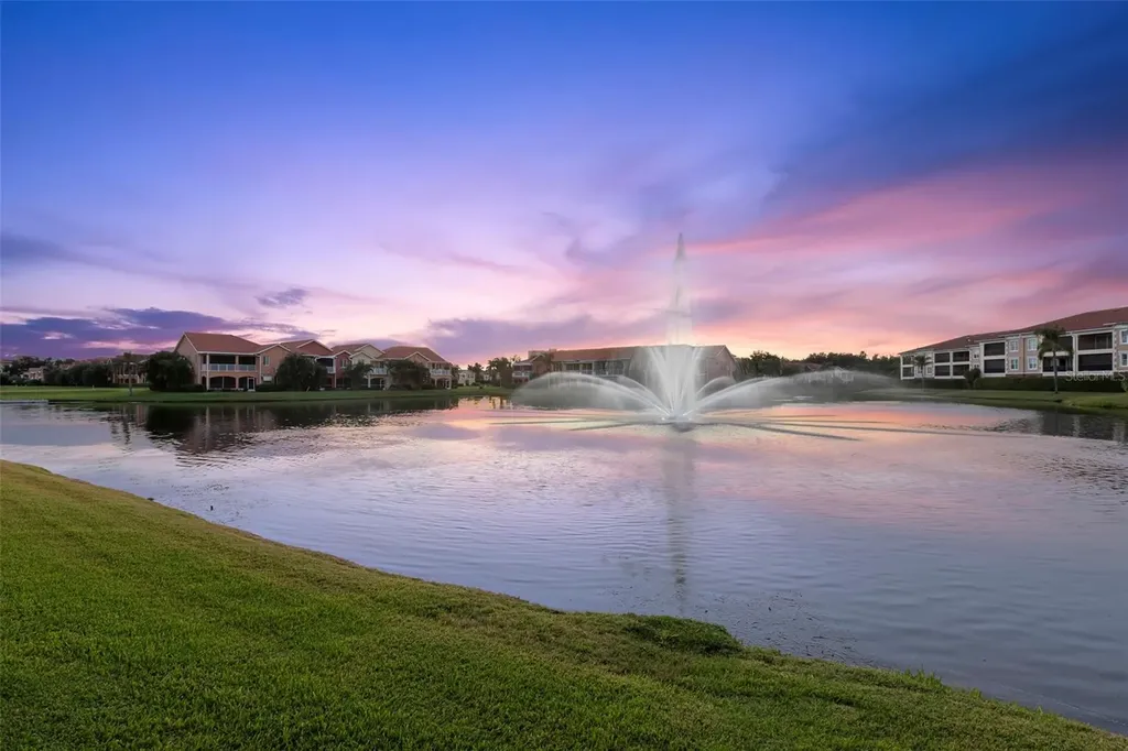 8 Franklin Court S St Petersburg FL 33711