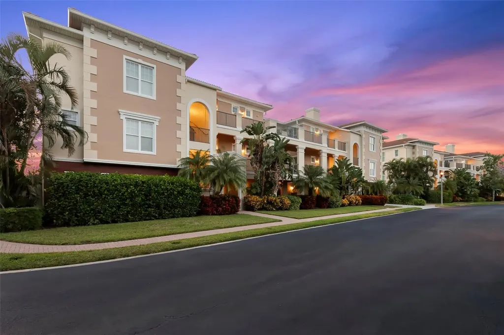 8 Franklin Court S St Petersburg FL 33711