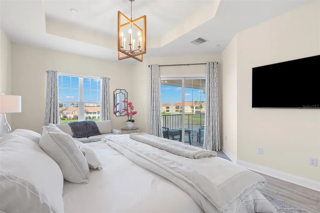 8 Franklin Court S St Petersburg FL 33711