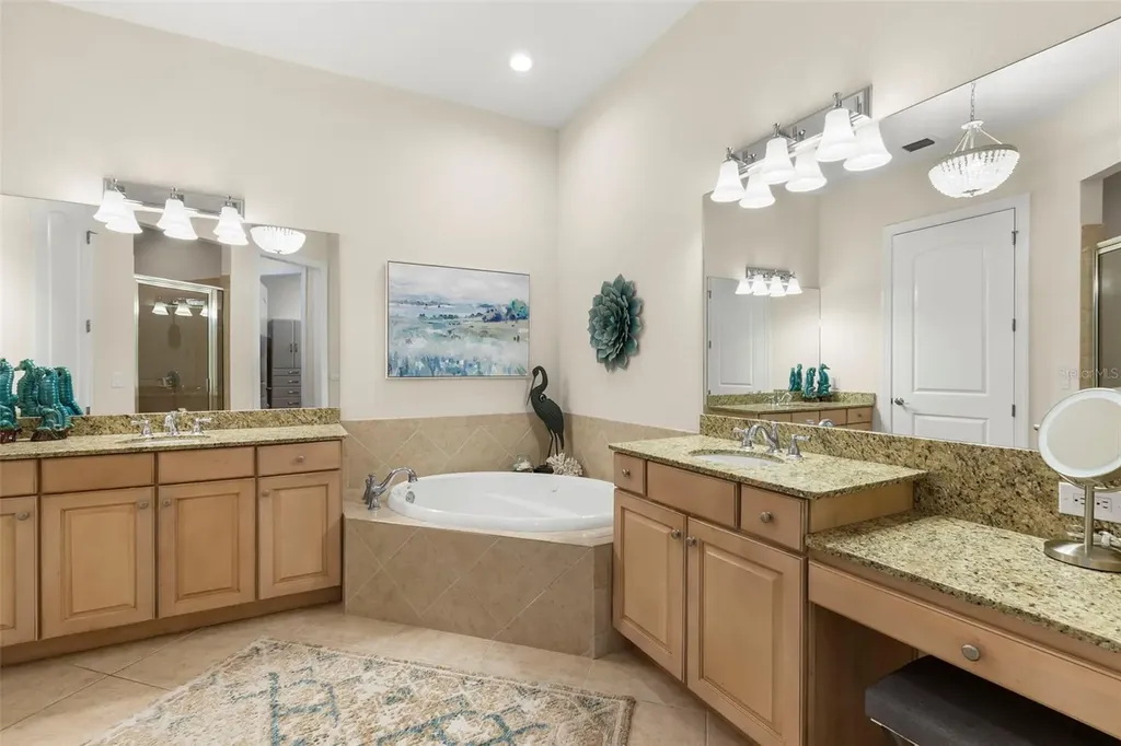 8 Franklin Court S St Petersburg FL 33711