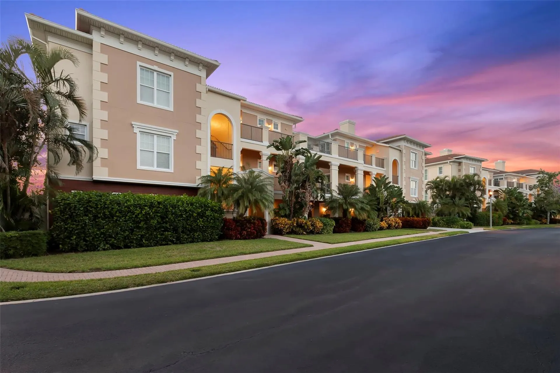 8 Franklin Court S St Petersburg FL 33711