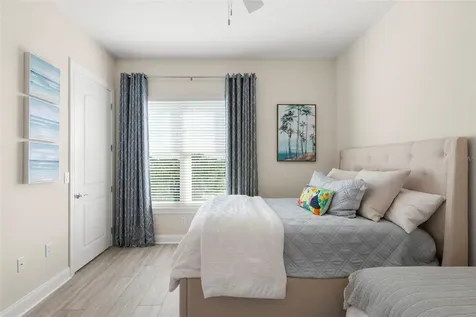 8 Franklin Court S St Petersburg FL 33711