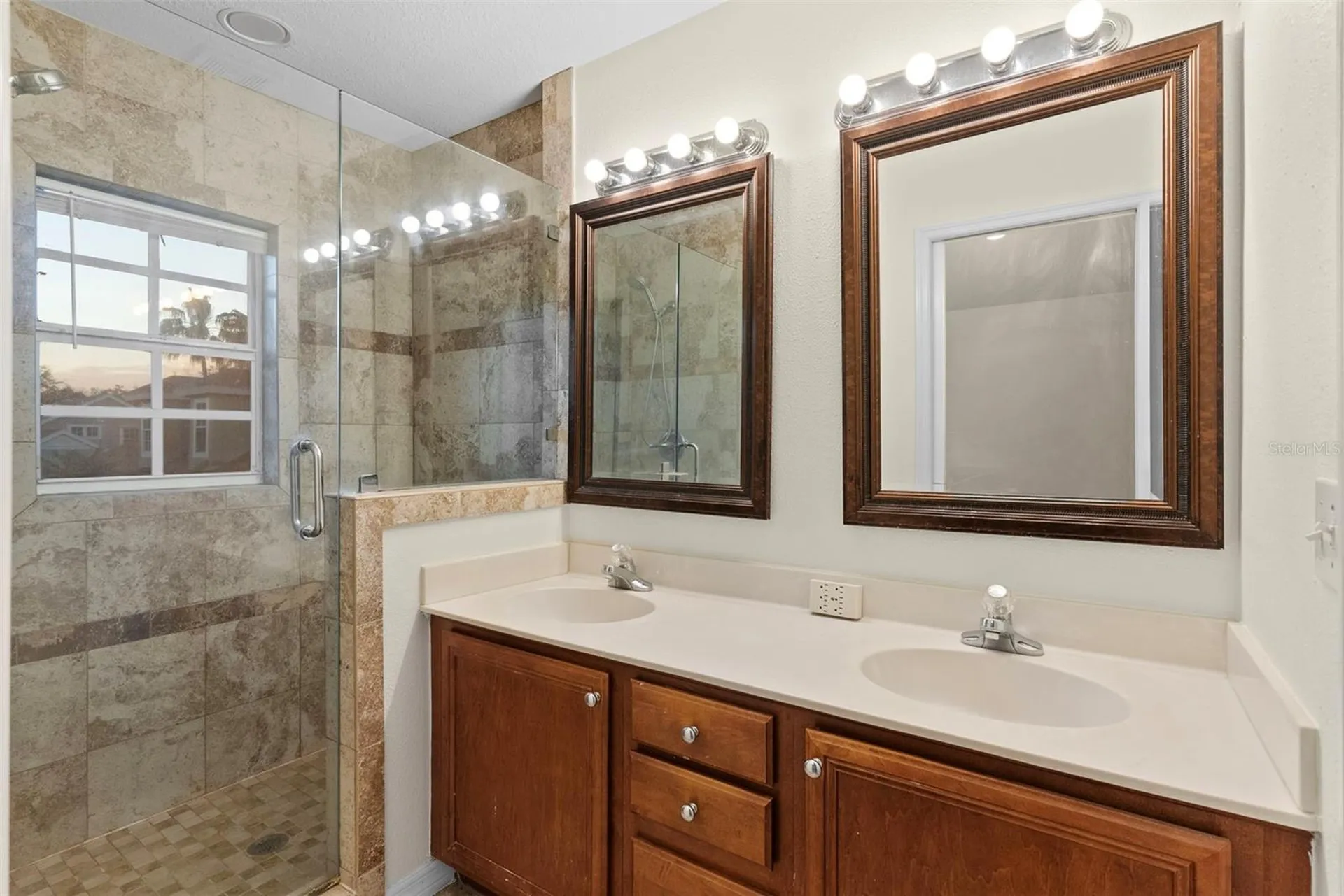 10806 Spring Mountain Place Tampa FL 33626