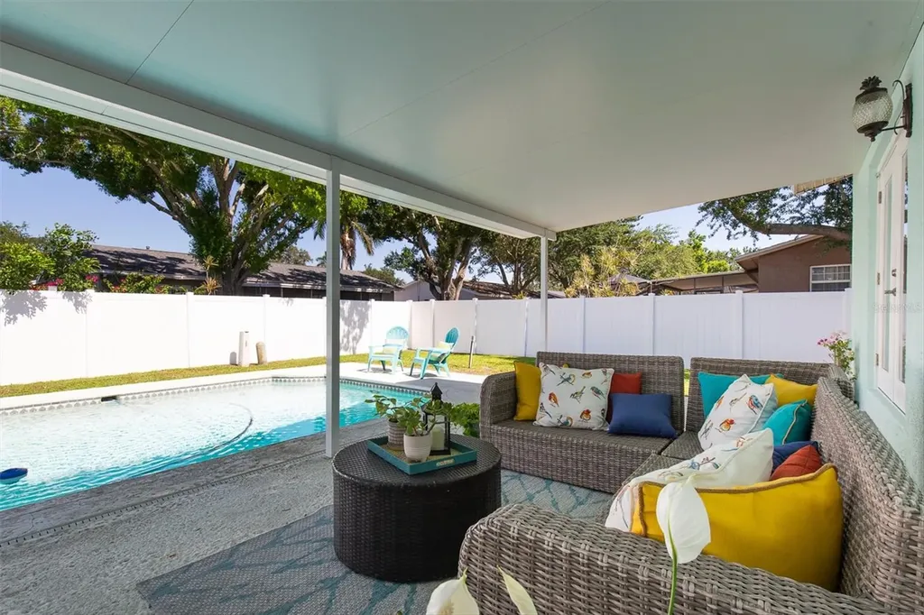 6035 19th Street NE St Petersburg FL 33703