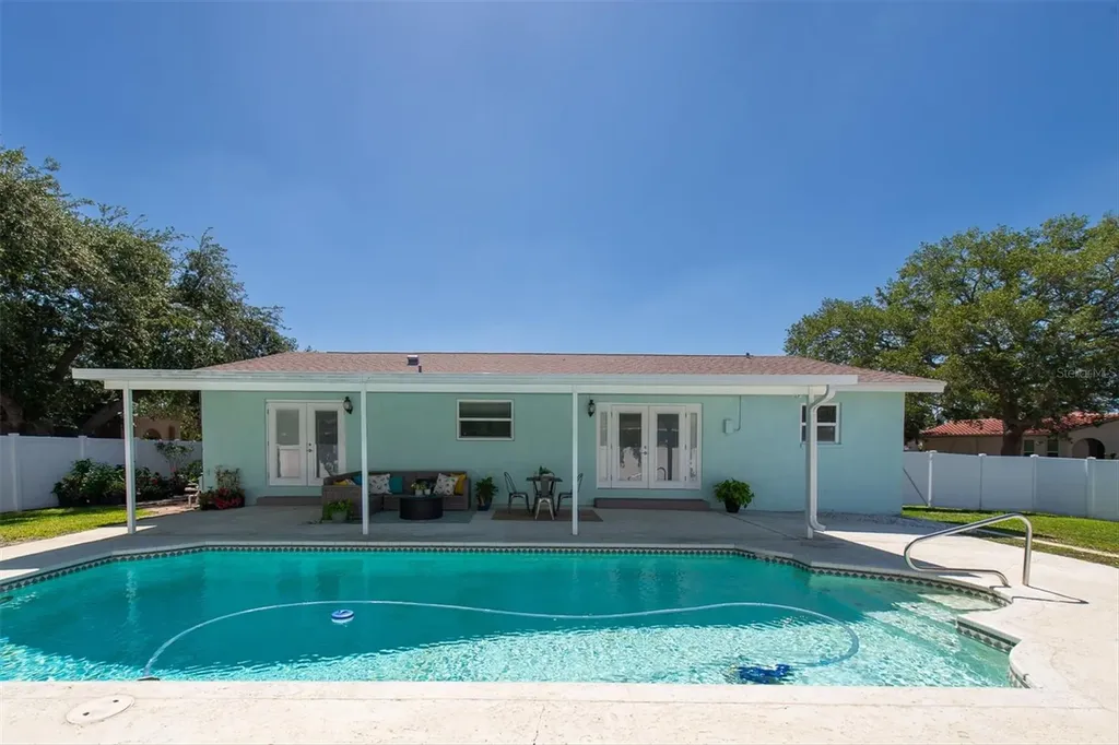 6035 19th Street NE St Petersburg FL 33703