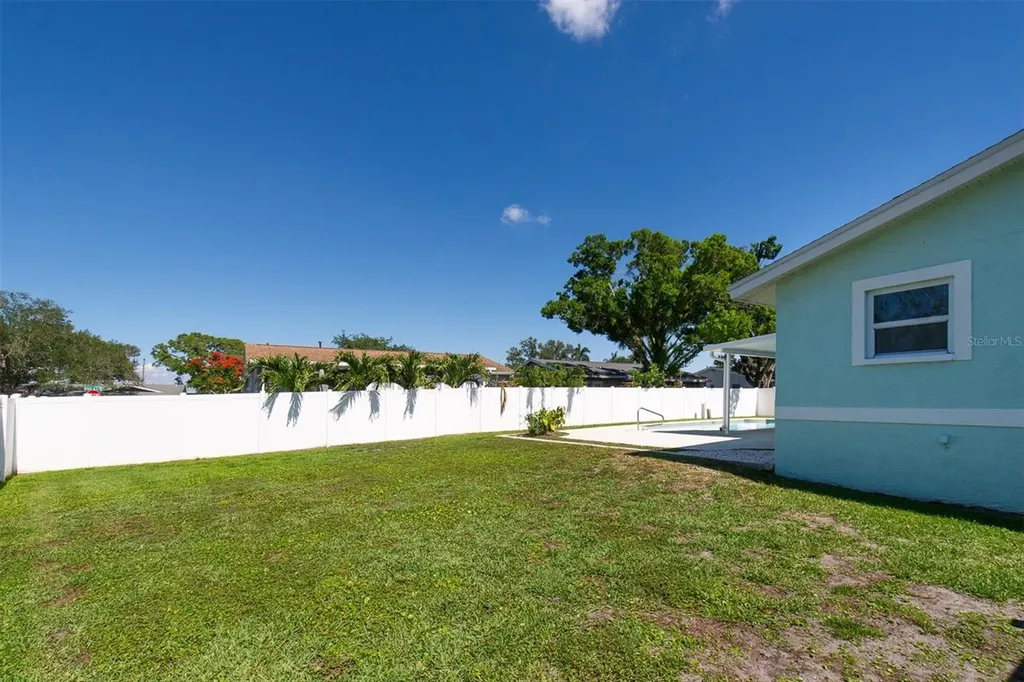 6035 19th Street NE St Petersburg FL 33703