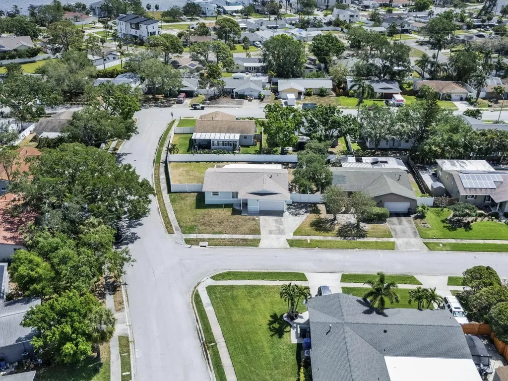 6035 19th Street NE St Petersburg FL 33703