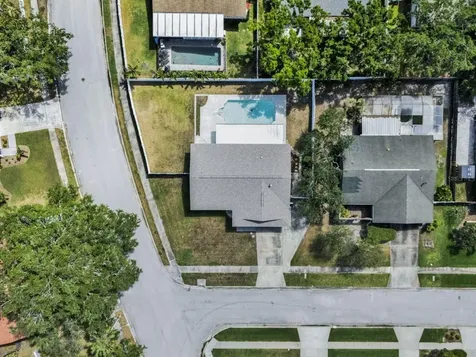 6035 19th Street NE St Petersburg FL 33703