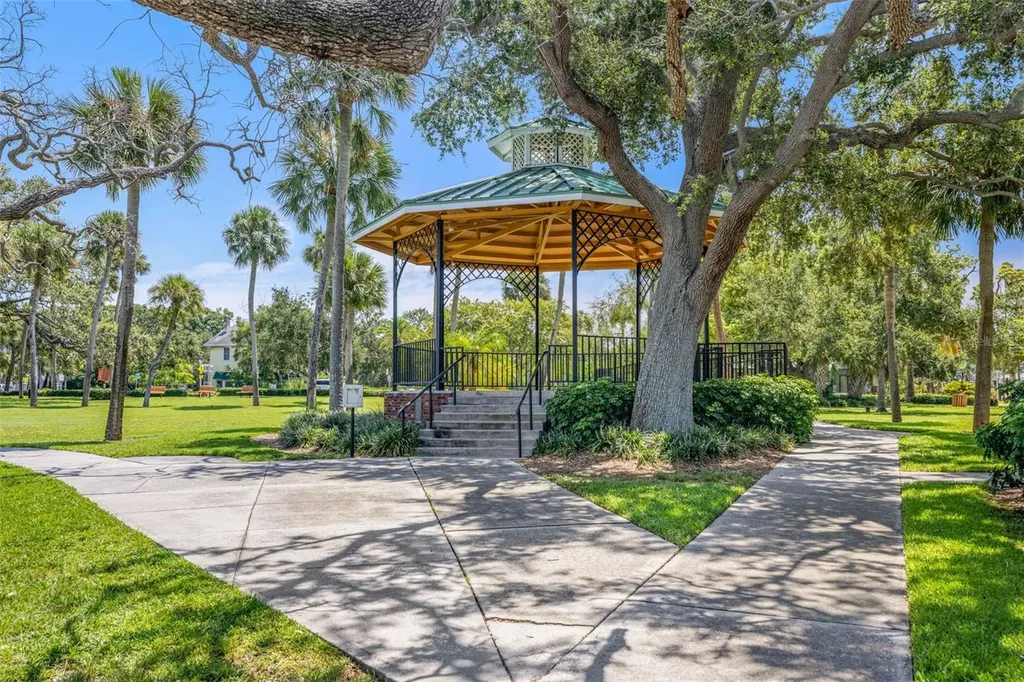 400 Glennes Lane Dunedin FL 34698