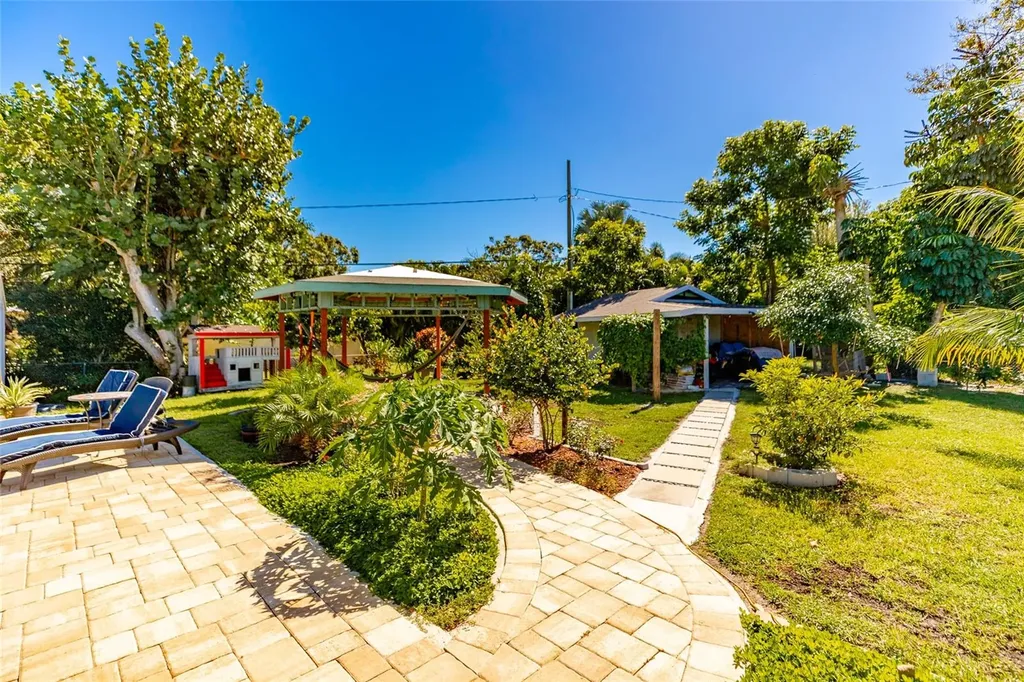 2512 S 13th Street Fort Pierce FL 34982