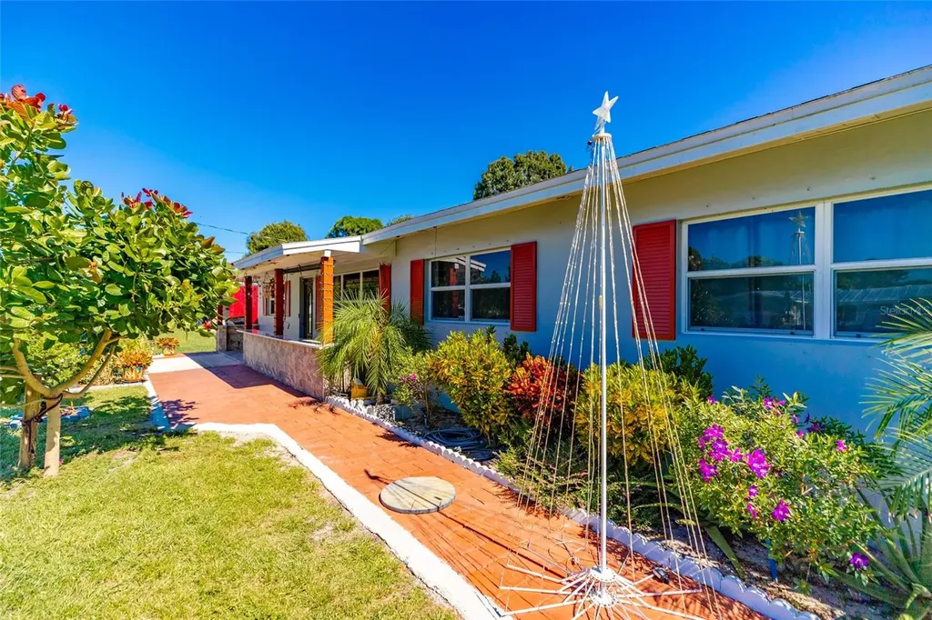 2512 S 13th Street Fort Pierce FL 34982